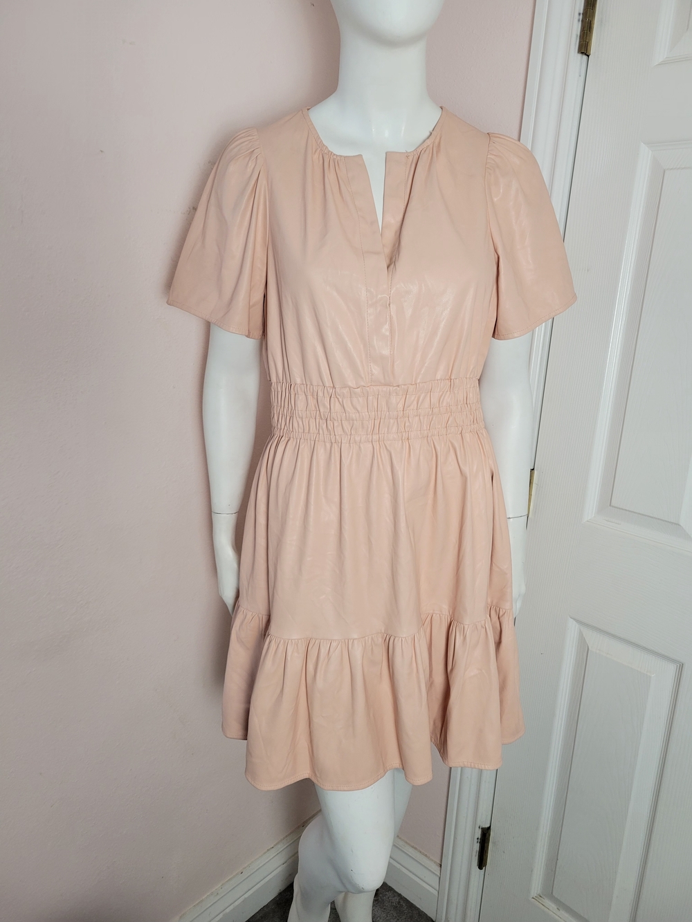 Anthropologie Faux Leather Mini Dress Blush Pink Size M Short Sleeve Ruffle Hem - Picture 3 of 12